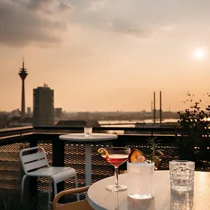 Ruby Luna 4*, Düsseldorf Duitsland