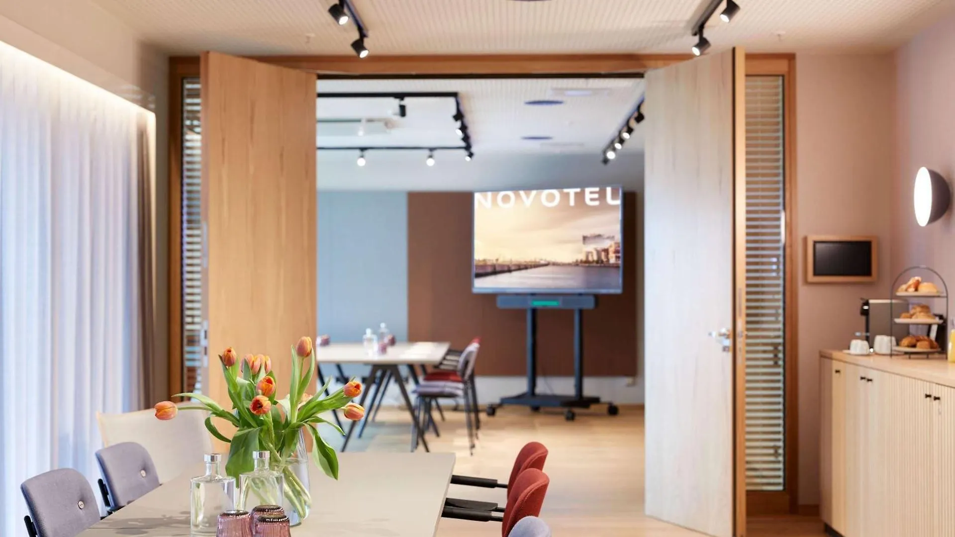 Novotel Hamburg Central Station Hotel