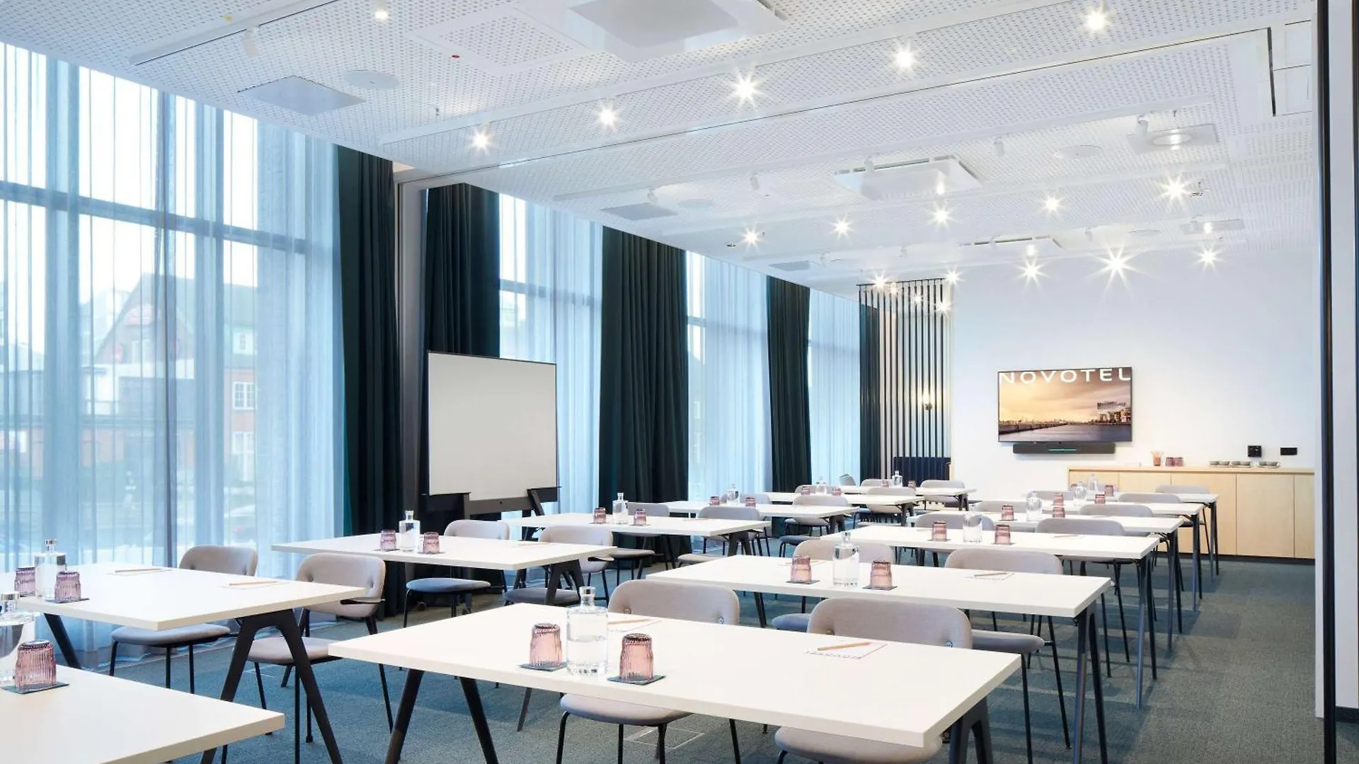 Hotel Novotel Hamburg Central Station
